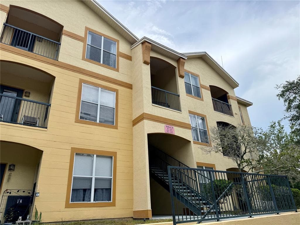 5612 PINNACLE HEIGHTS CIRCLE # 302, TAMPA, FL 33624