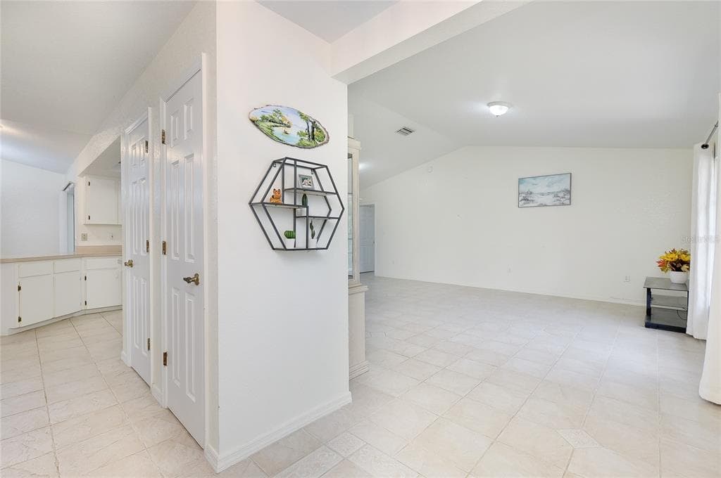 23235 MCQUEENEY AVENUE, PUNTA GORDA, FL 33980 — zdjęcie 4