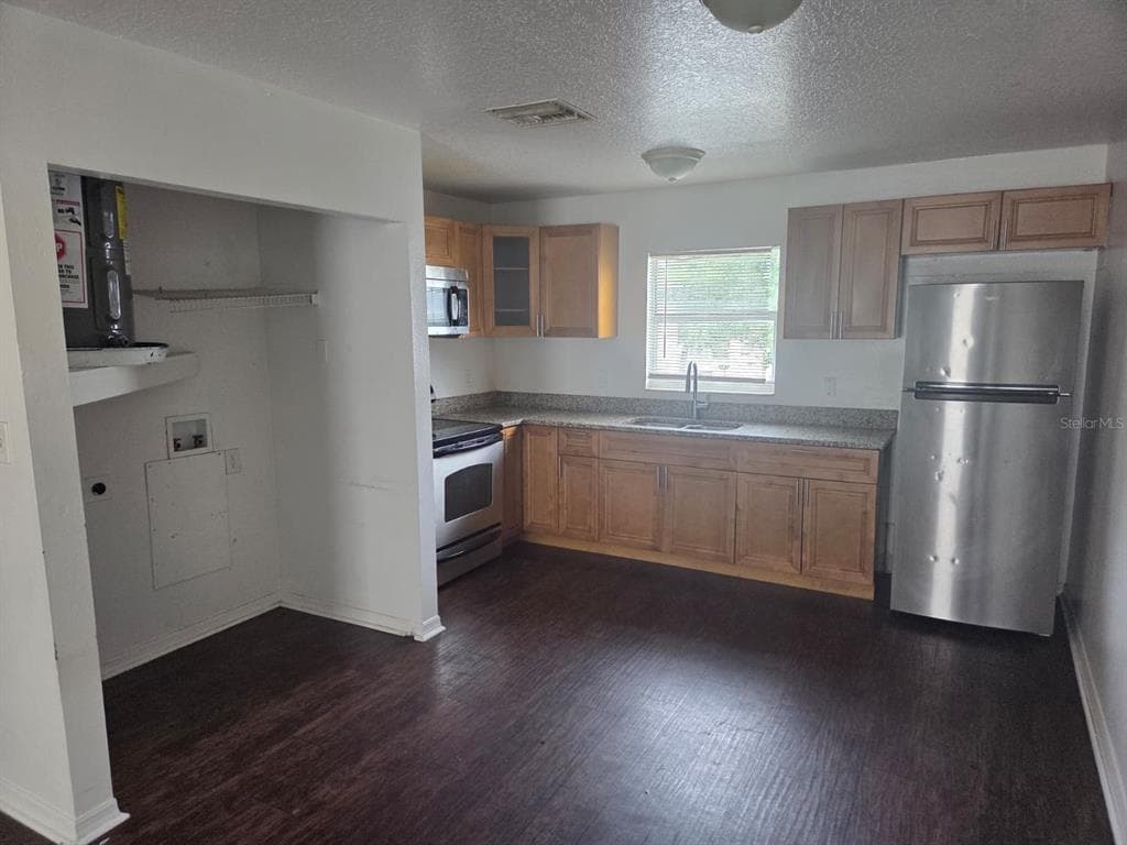 3212 N 50TH STREET # B, TAMPA, FL 33619 — zdjęcie 4
