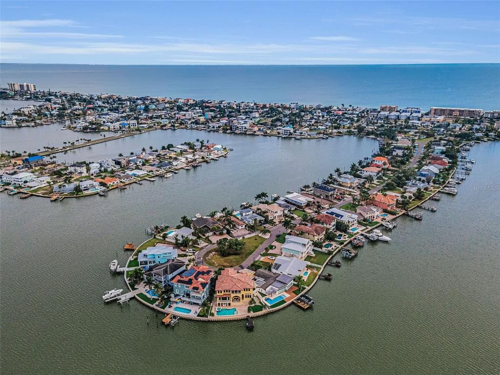 16353 REDINGTON DRIVE, REDINGTON BEACH, FL 33708 — zdjęcie 3