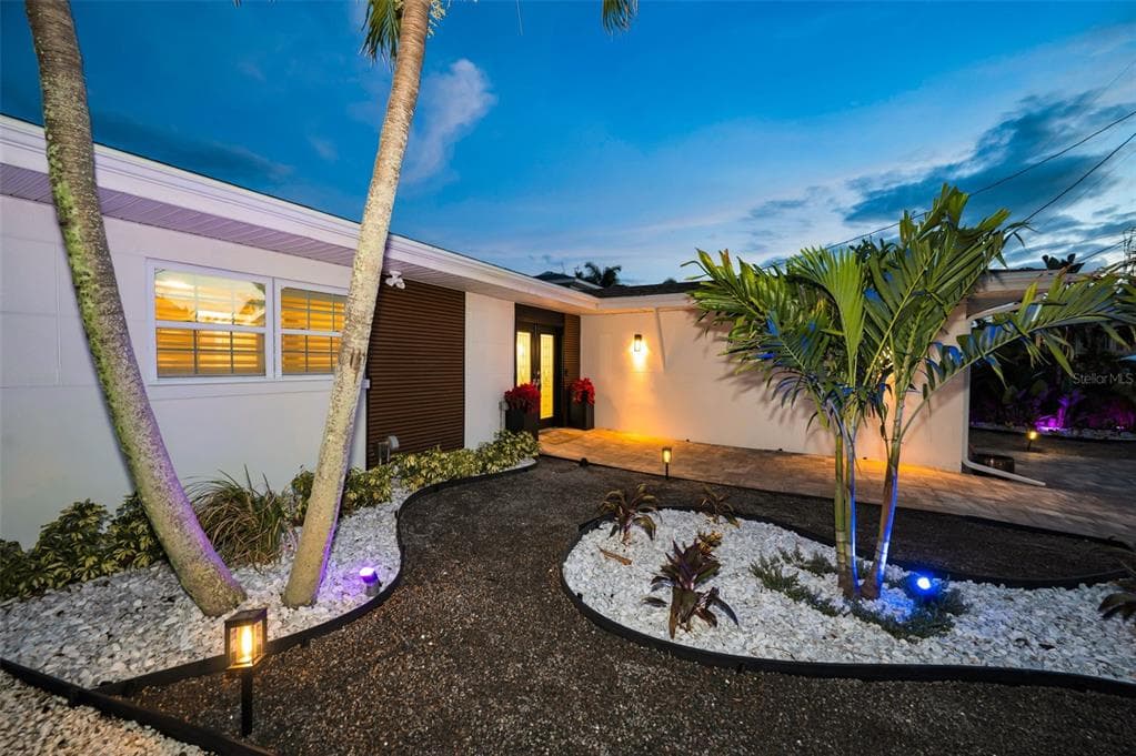 16353 REDINGTON DRIVE, REDINGTON BEACH, FL 33708 — zdjęcie 4