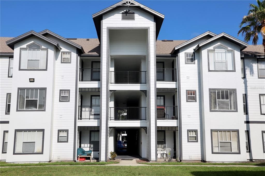 2209 ANTIGUA PLACE # 828, KISSIMMEE, FL 34741