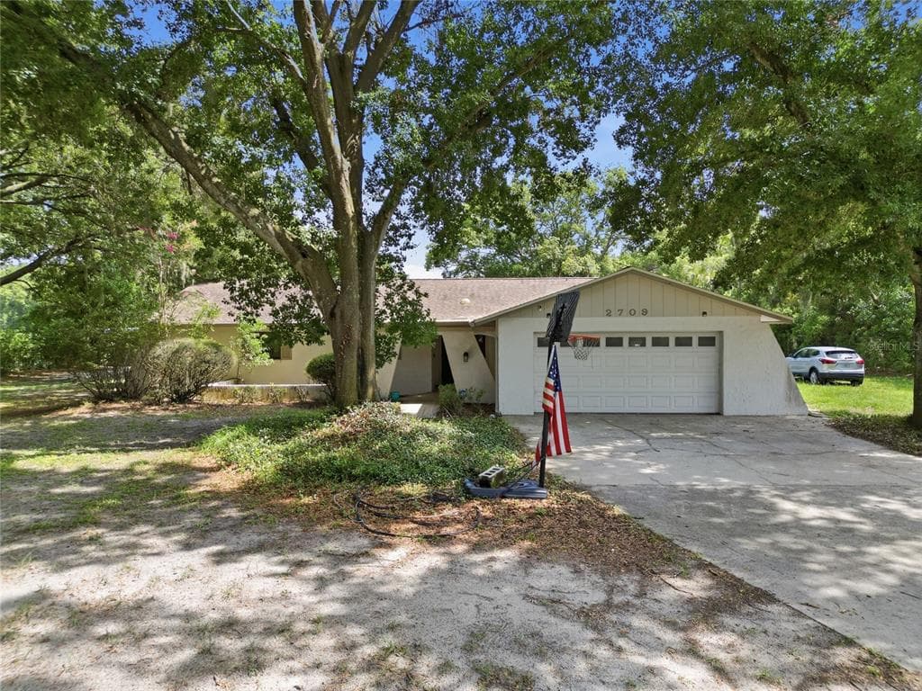 2709 W SAM ALLEN ROAD, PLANT CITY, FL 33565