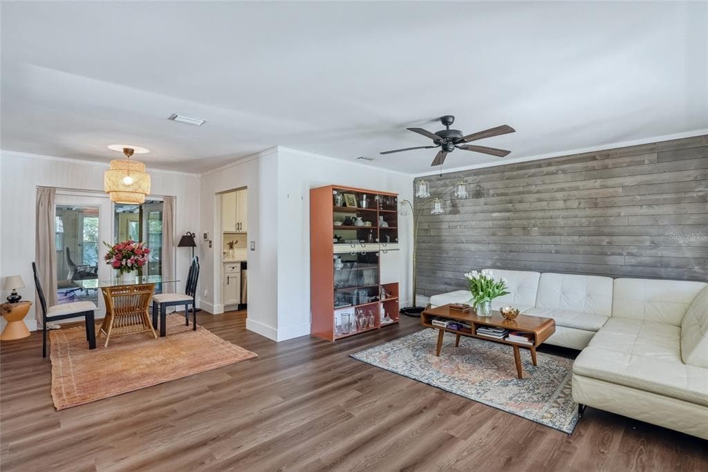 220 45TH AVENUE S, ST PETERSBURG, FL 33705 — zdjęcie 3