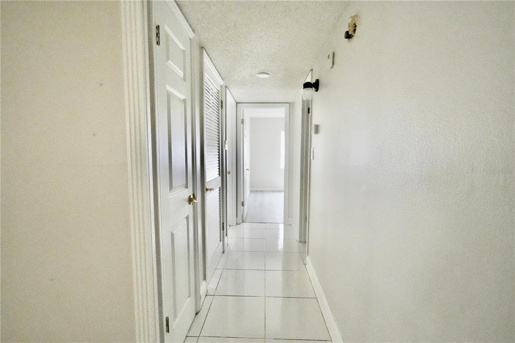 4718 CHRISTA COURT # 317, TAMPA, FL 33614 — zdjęcie 3