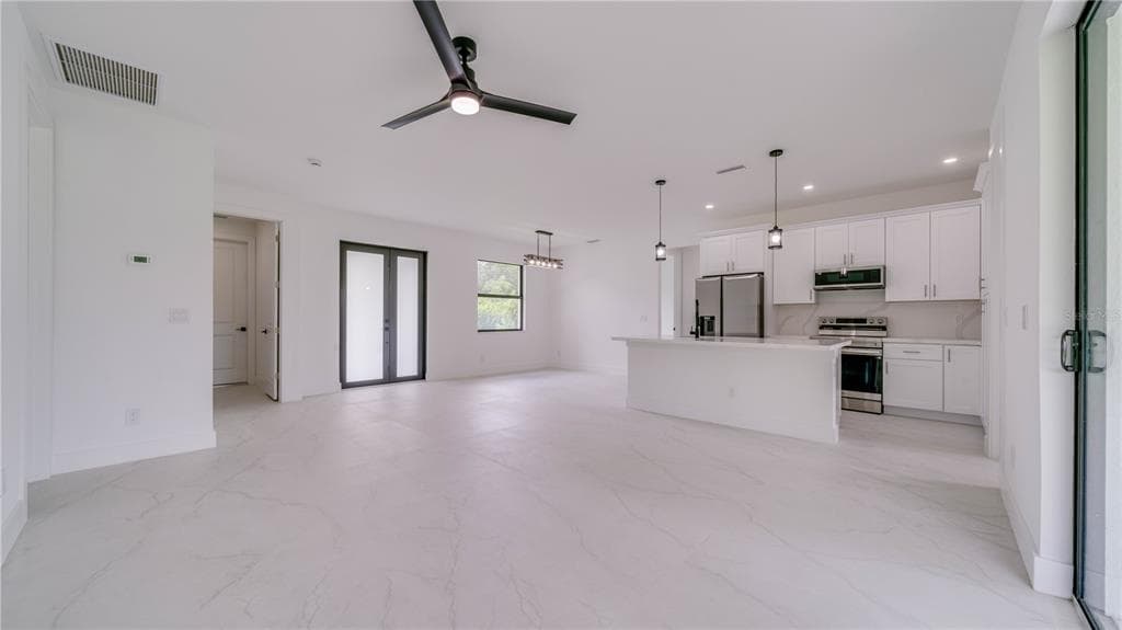 2713 8TH STREET W, LEHIGH ACRES, FL 33971 — zdjęcie 3