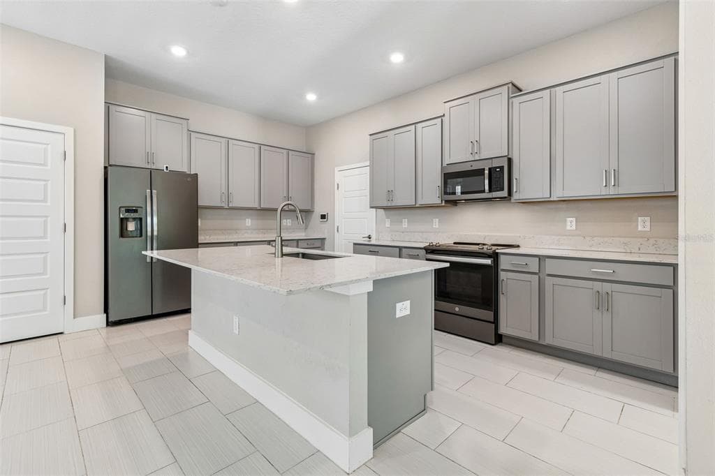 7409 S KISSIMMEE STREET, TAMPA, FL 33616 — zdjęcie 3
