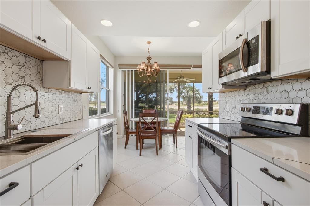 3010 MEANDERING WAY # 101, FORT MYERS, FL 33905 — zdjęcie 2