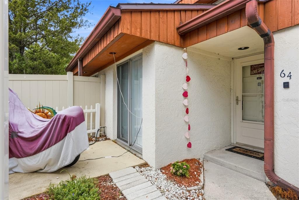 2062 SUNSET POINT ROAD # 64, CLEARWATER, FL 33765 — zdjęcie 4