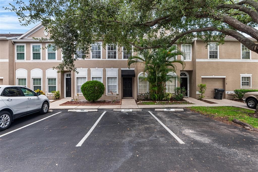 10114 FARMINGDALE PLACE, TAMPA, FL 33624