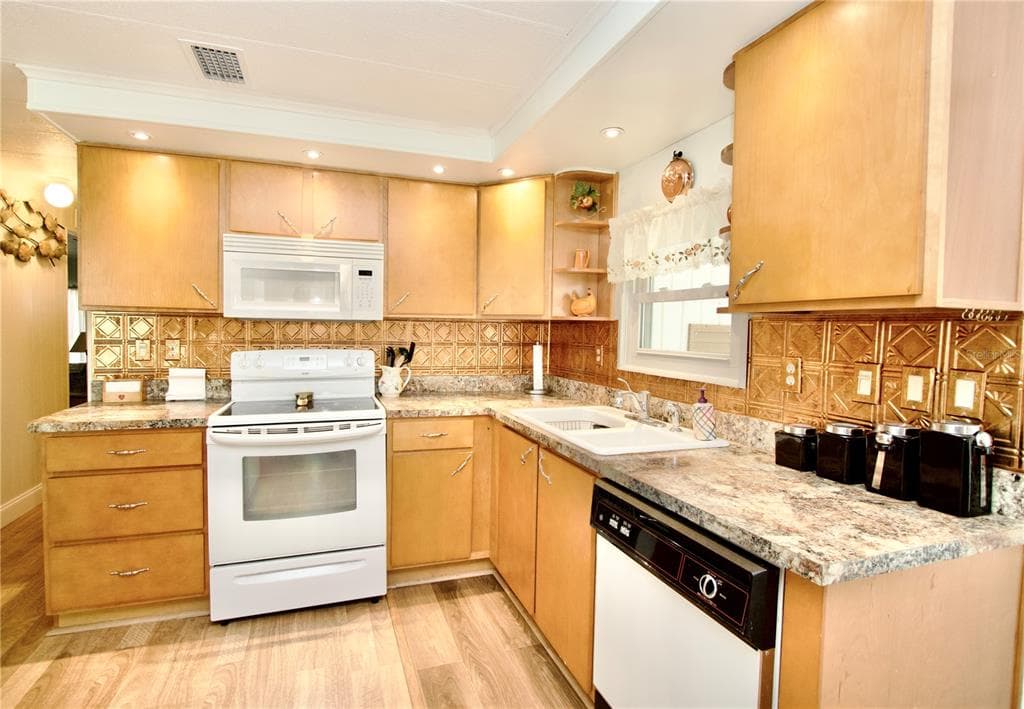 2123 OAHU DRIVE, HOLIDAY, FL 34691 — zdjęcie 4