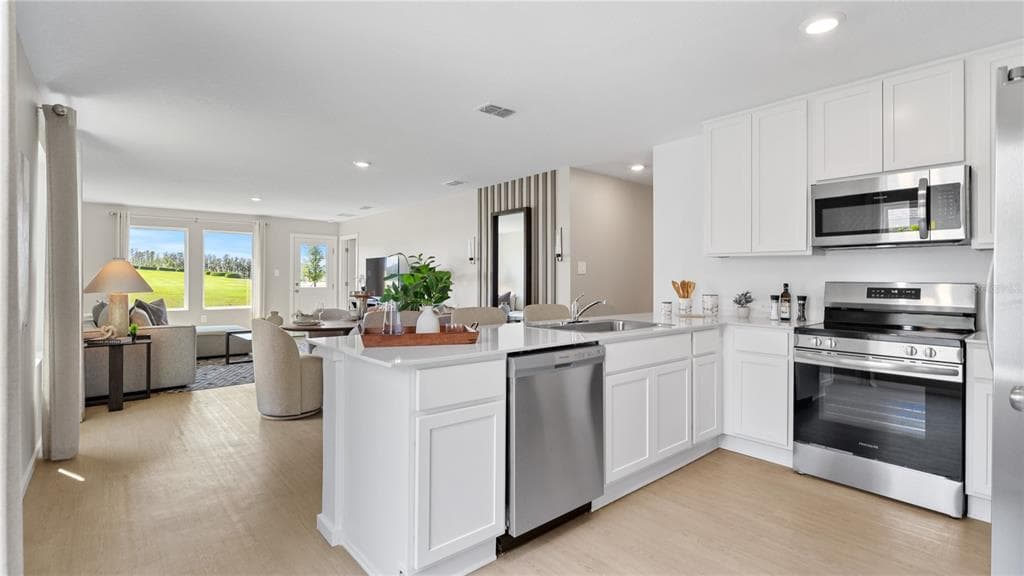 611 CHANNEL WAY, GROVELAND, FL 34736 — zdjęcie 2