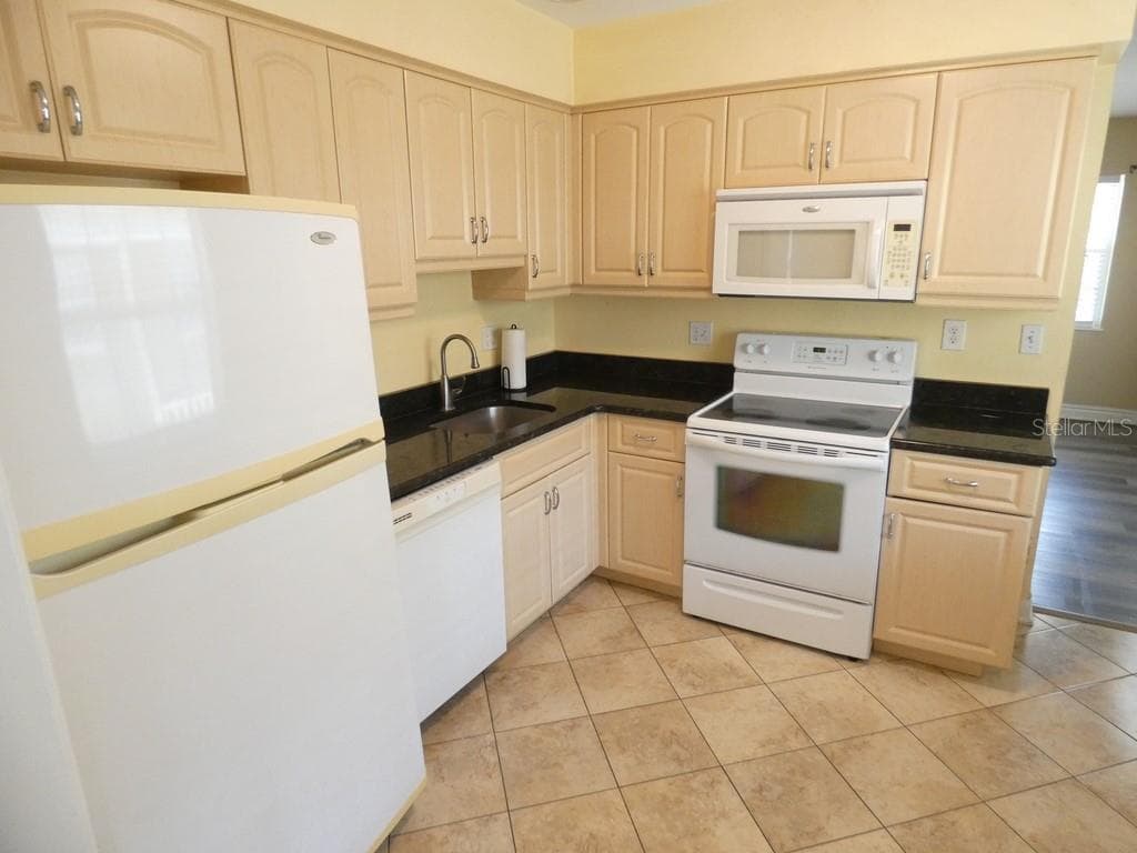 5220 11TH AVENUE N, ST PETERSBURG, FL 33710 — zdjęcie 2