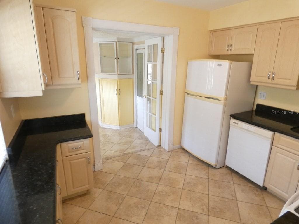 5220 11TH AVENUE N, ST PETERSBURG, FL 33710 — zdjęcie 3