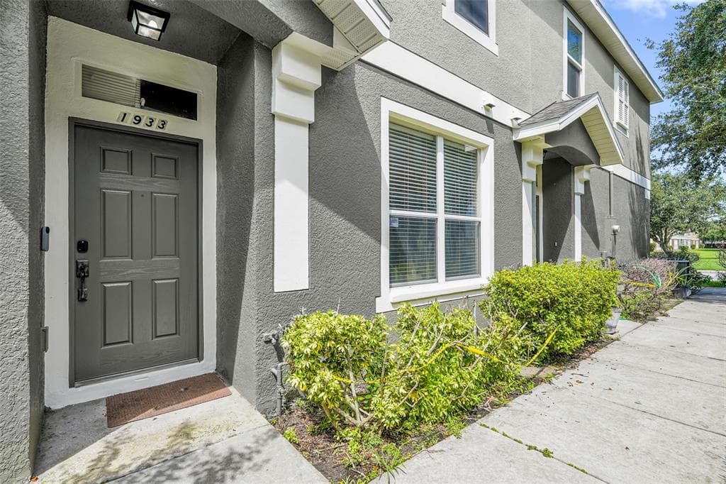 1933 ESTANCIA CIRCLE # 1933, KISSIMMEE, FL 34741
