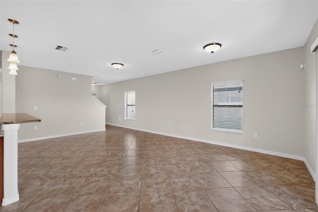 10105 NEWMINSTER LOOP, SUN CITY CENTER, FL 33573 — zdjęcie 2