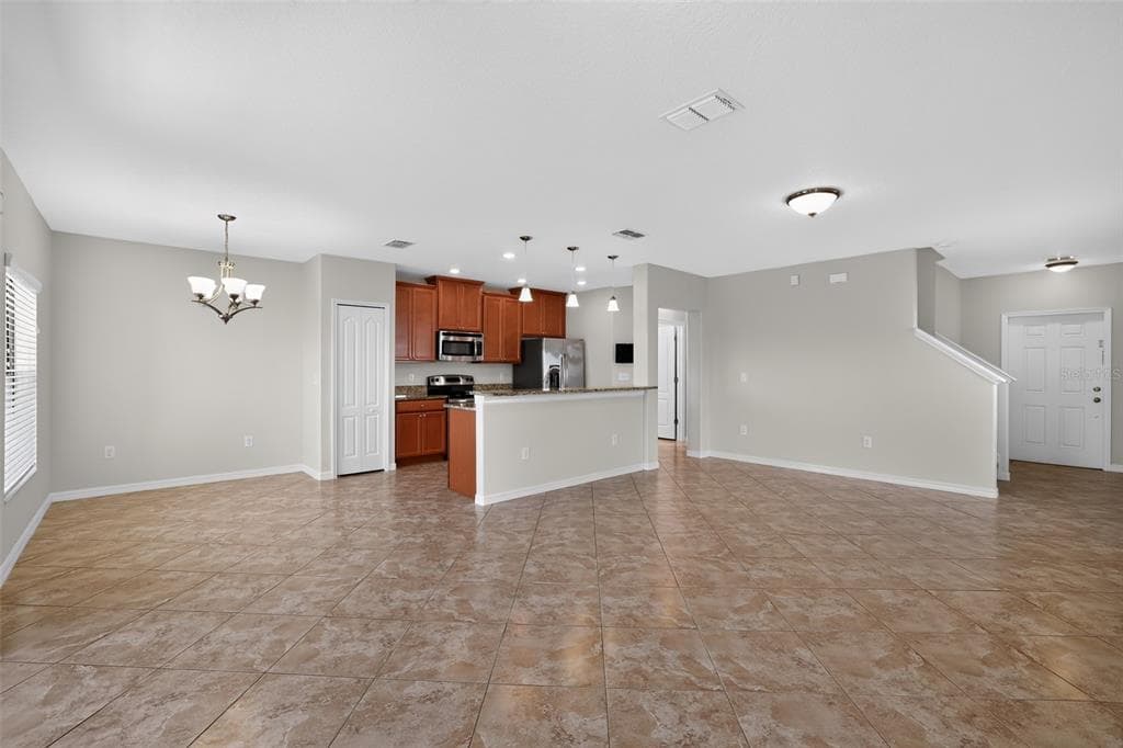 10105 NEWMINSTER LOOP, SUN CITY CENTER, FL 33573 — zdjęcie 3