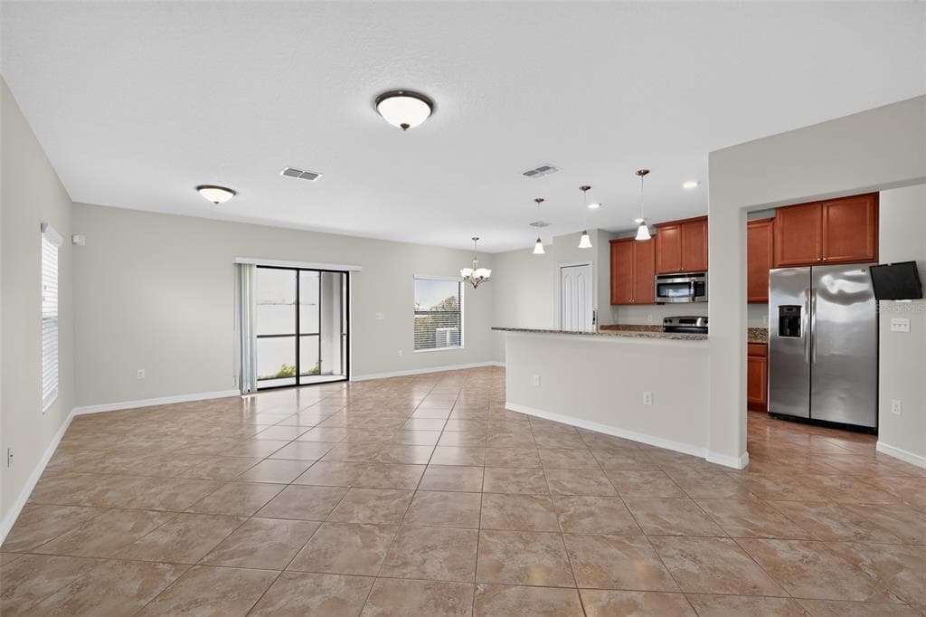 10105 NEWMINSTER LOOP, SUN CITY CENTER, FL 33573 — zdjęcie 4