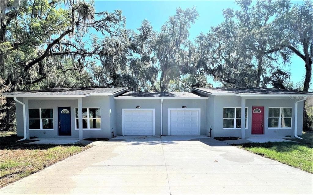 1418 N ORANGE STREET, MOUNT DORA, FL 32757