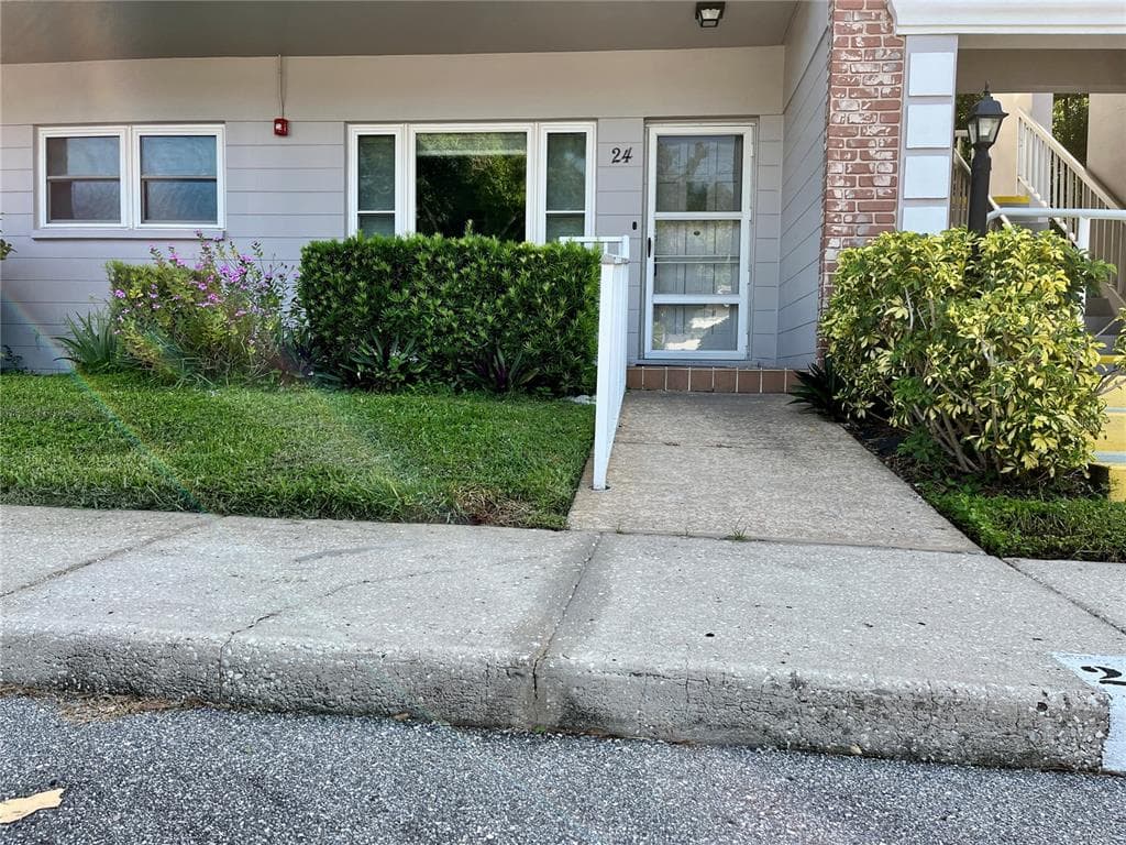 2460 PERSIAN DRIVE # 24, CLEARWATER, FL 33763 — zdjęcie 3