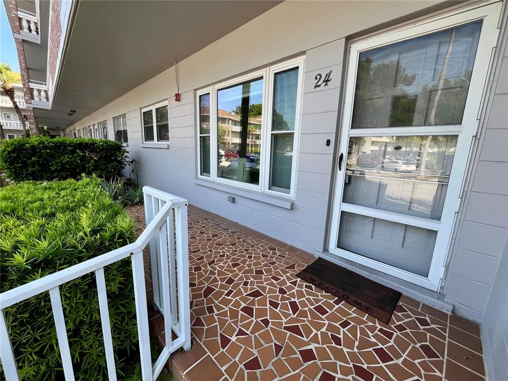 2460 PERSIAN DRIVE # 24, CLEARWATER, FL 33763 — zdjęcie 4