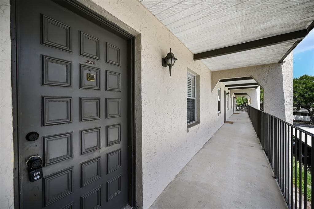 8765 BARDMOOR BOULEVARD # 306, SEMINOLE, FL 33777 — zdjęcie 2