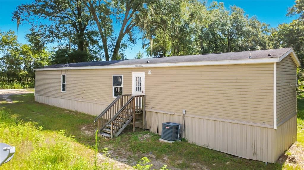 21420 NE 41ST STREET, WILLISTON, FL 32696