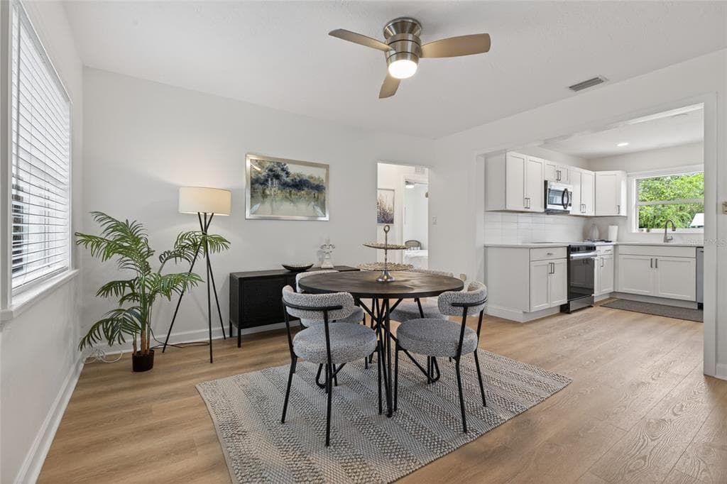 5617 19TH AVENUE S, ST PETERSBURG, FL 33707 — zdjęcie 2