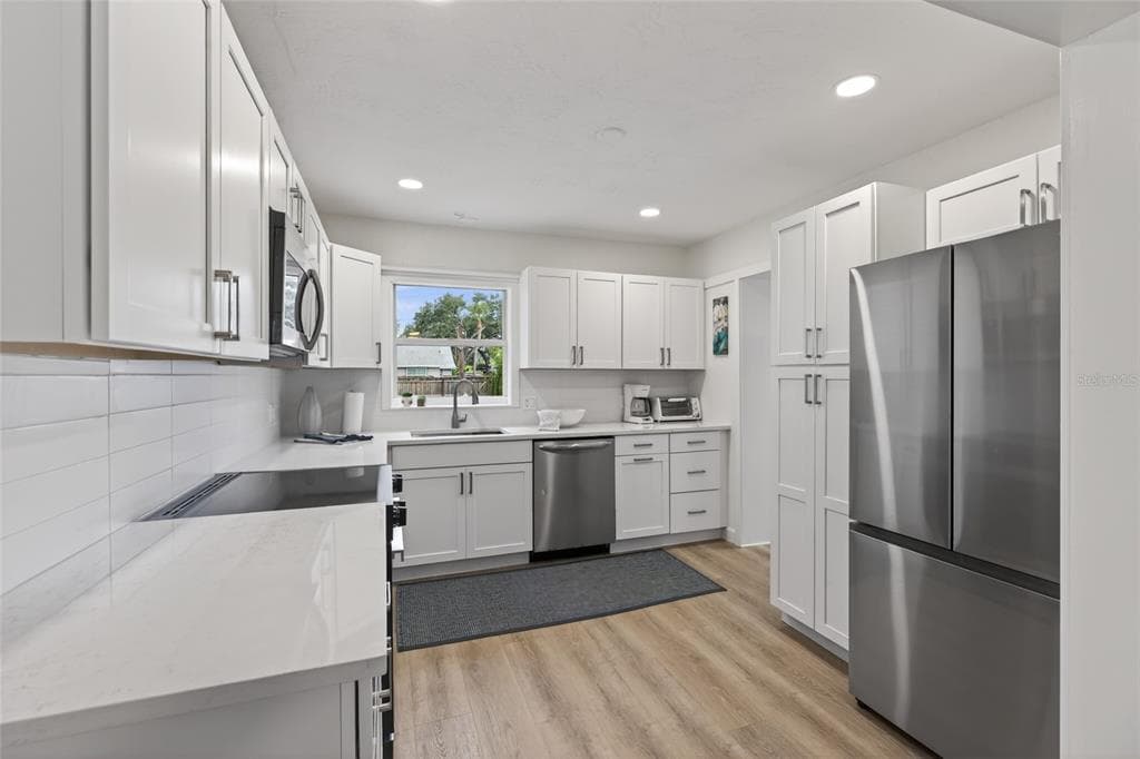 5617 19TH AVENUE S, ST PETERSBURG, FL 33707 — zdjęcie 3