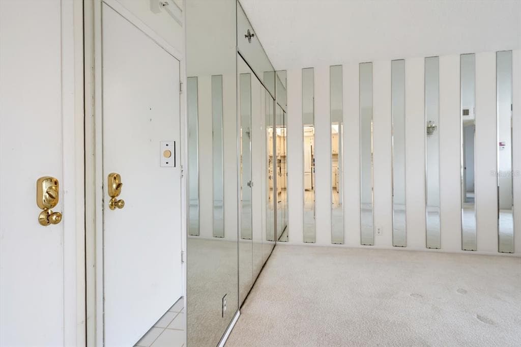 255 DOLPHIN POINT # 307, CLEARWATER BEACH, FL 33767 — zdjęcie 4