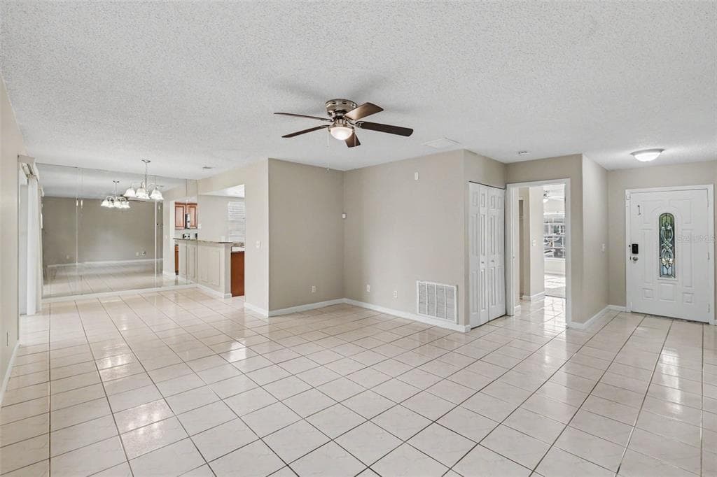 301 REGAL PARK DRIVE, VALRICO, FL 33594 — zdjęcie 4