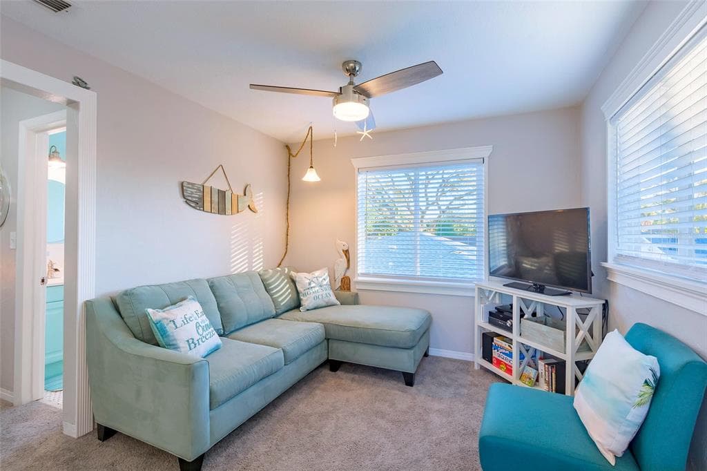 2035 28TH AVENUE N # 1/2, ST PETERSBURG, FL 33713 — zdjęcie 2