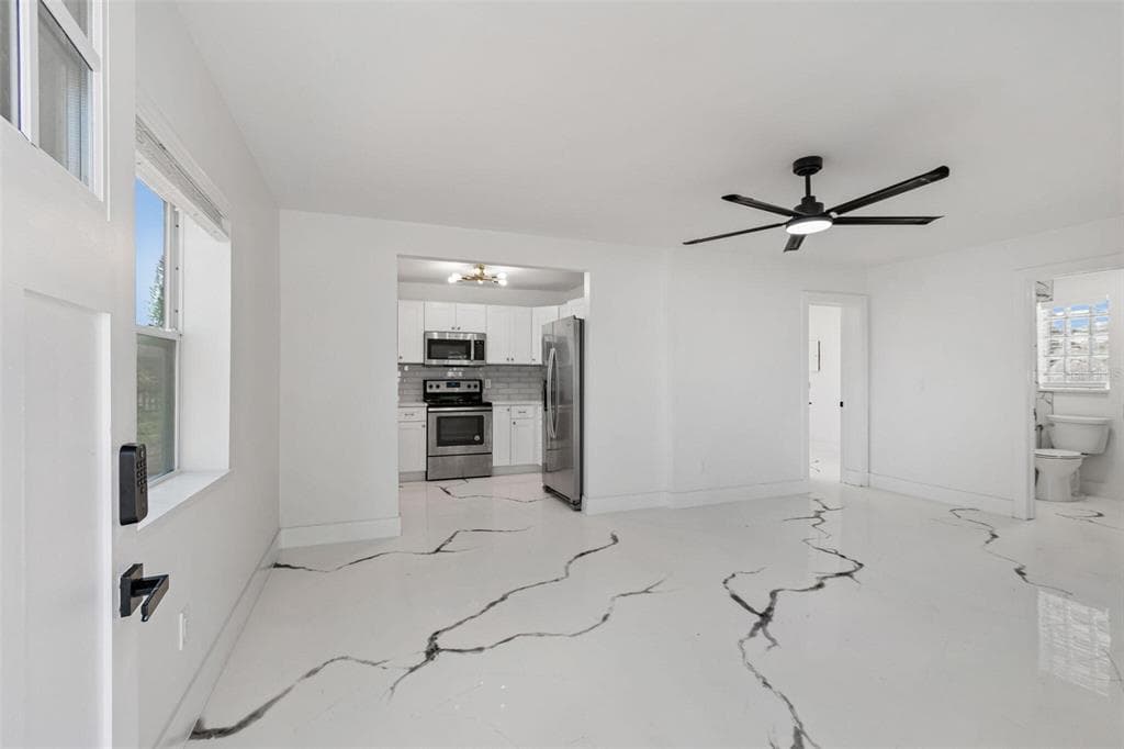 4125 GROVE, ST PETERSBURG, FL 33705 — zdjęcie 4
