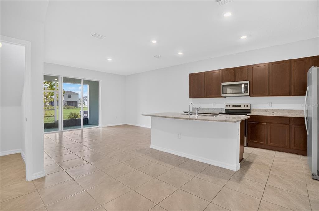 33028 TULIP PETAL LANE, WESLEY CHAPEL, FL 33545 — zdjęcie 5