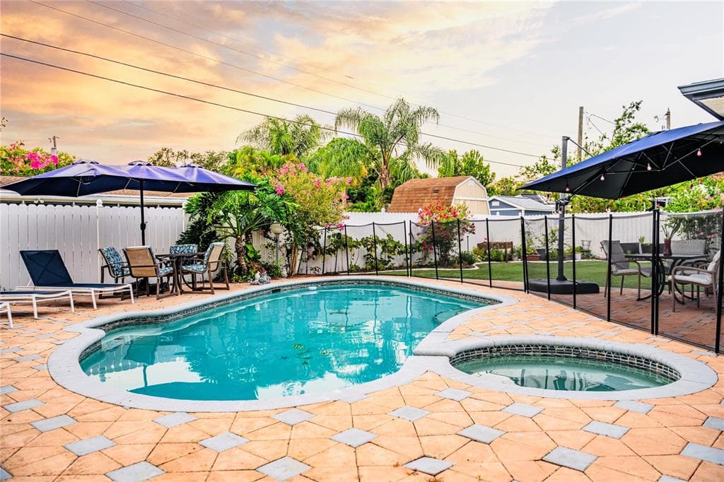 898 CORVETTE DRIVE, LARGO, FL 33771 — zdjęcie 2