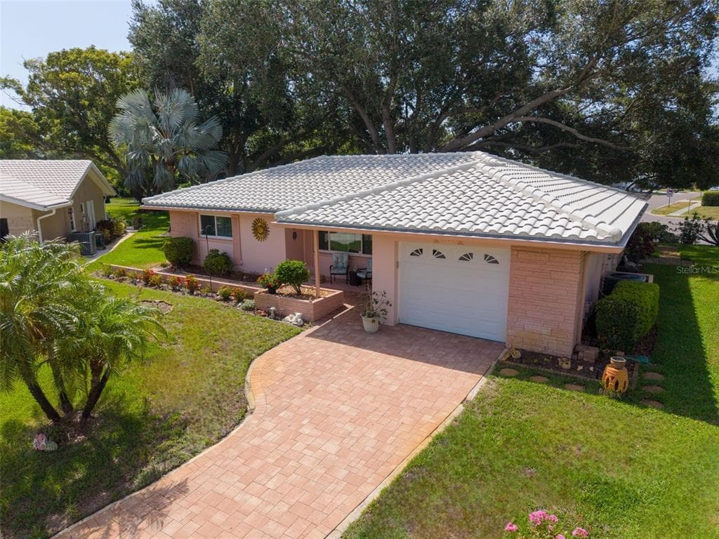 1520 KENMORE COURT, PALM HARBOR, FL 34684