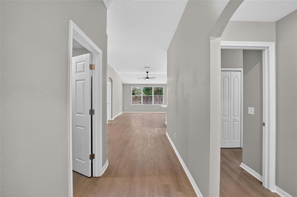 8536 CANTERBURY LAKE BOULEVARD, TAMPA, FL 33619 — zdjęcie 3