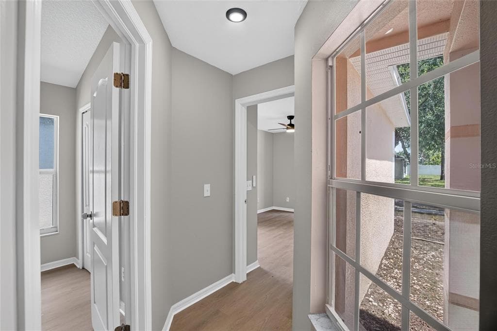 8536 CANTERBURY LAKE BOULEVARD, TAMPA, FL 33619 — zdjęcie 4