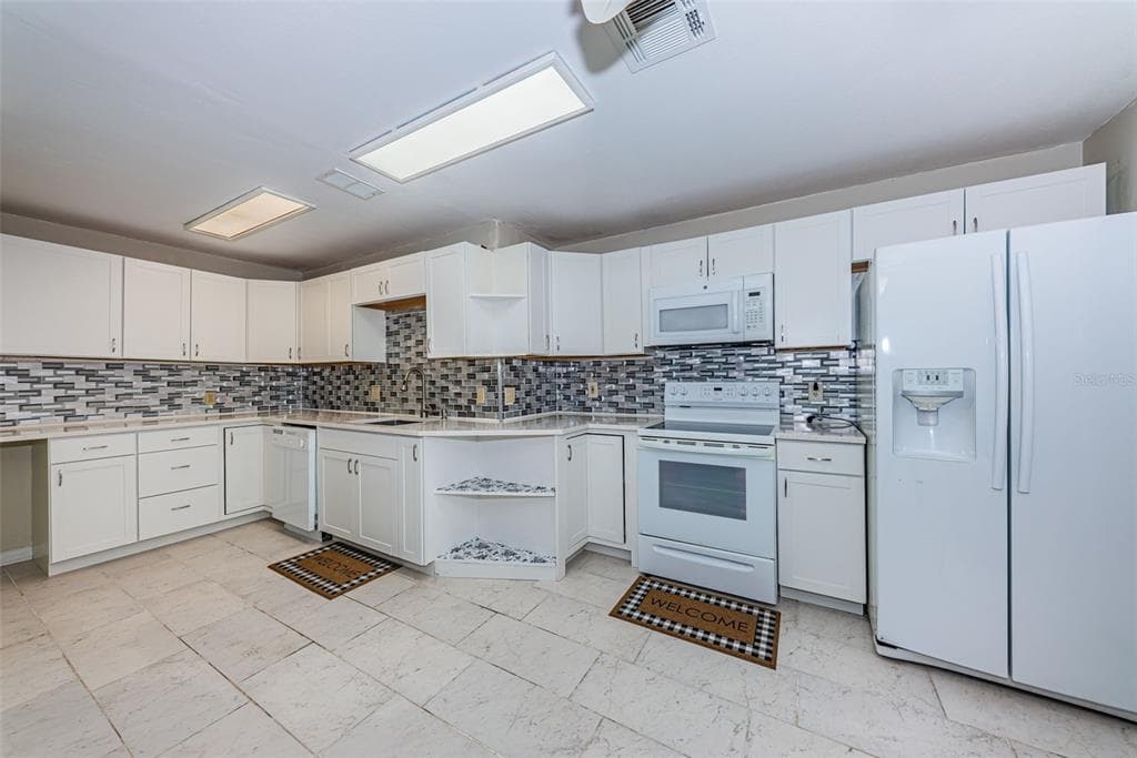 8419 125TH PLACE, LARGO, FL 33773 — zdjęcie 2