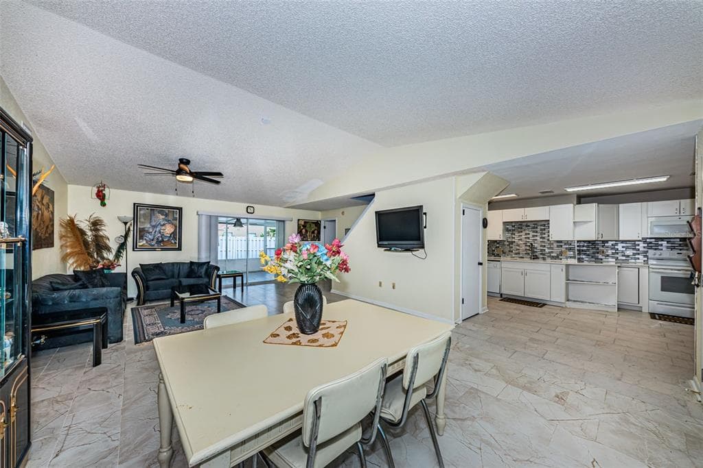 8419 125TH PLACE, LARGO, FL 33773 — zdjęcie 3