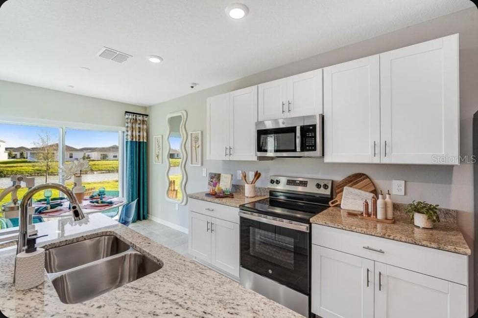 6518 EQUINOX LANE, NORTH FORT MYERS, FL 33917 — zdjęcie 2