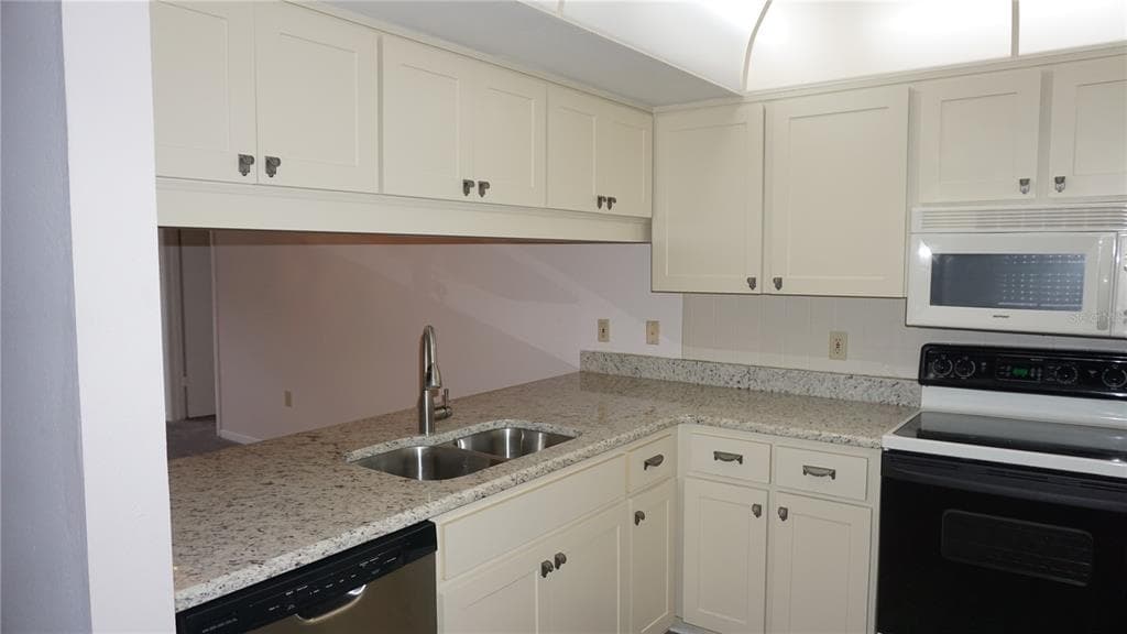 12141 SPARTAN WAY # 204, HUDSON, FL 34667 — zdjęcie 5