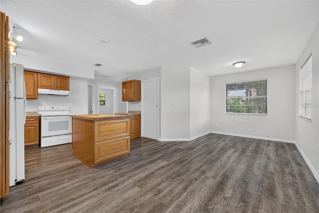 397 SW 2ND STREET, LARGO, FL 33770 — zdjęcie 3