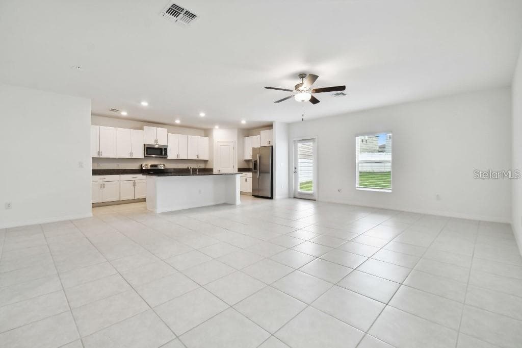 6335 TEN ACRE COURT, ZEPHYRHILLS, FL 33541 — zdjęcie 4