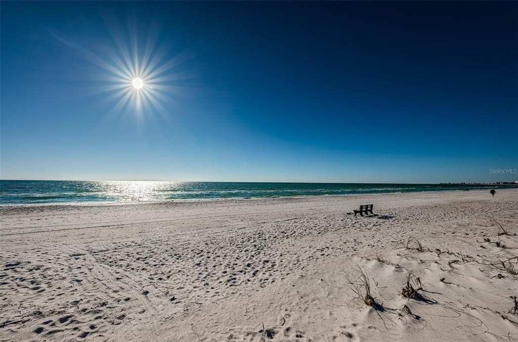 9550 W GULF BOULEVARD, TREASURE ISLAND, FL 33706 — zdjęcie 5