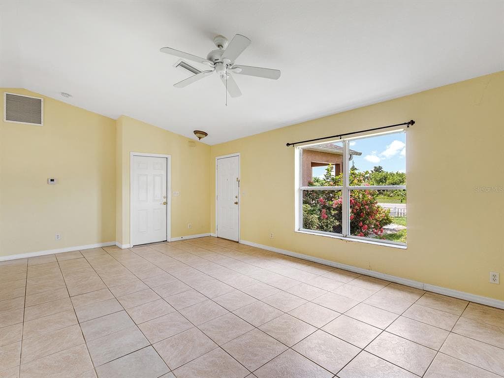 12404 WILLMINGTON BOULEVARD, PORT CHARLOTTE, FL 33981 — zdjęcie 3