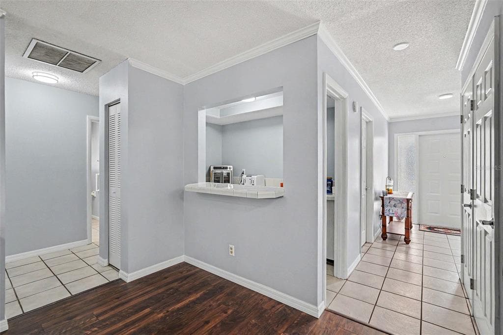 1501 NEW BEDFORD DRIVE, SUN CITY CENTER, FL 33573 — zdjęcie 4