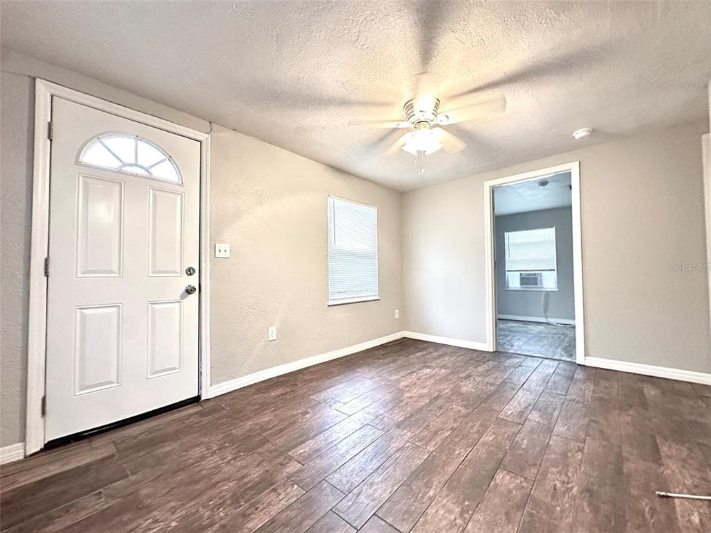 4111 28TH STREET N, ST PETERSBURG, FL 33714 — zdjęcie 2