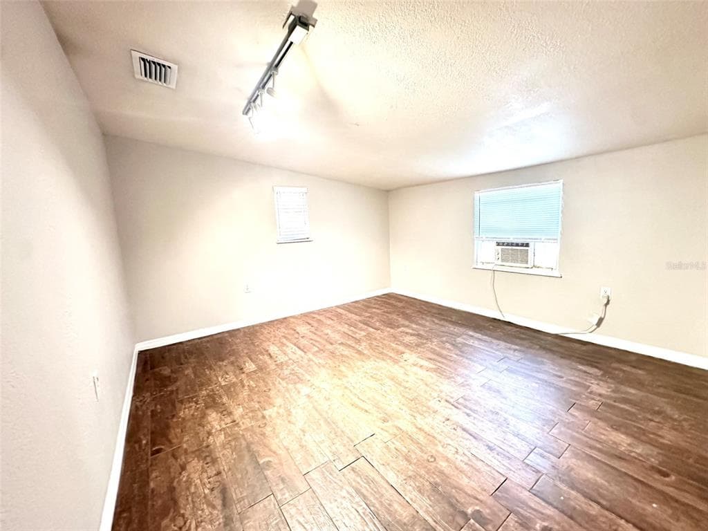 4111 28TH STREET N, ST PETERSBURG, FL 33714 — zdjęcie 4