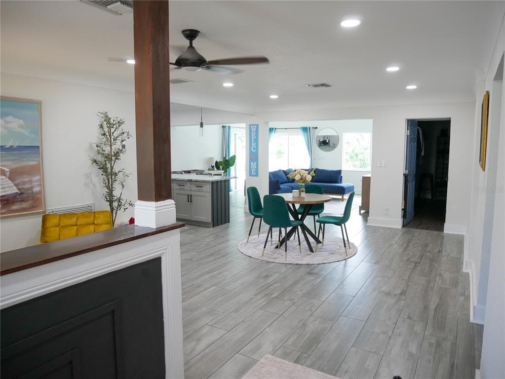 8280 32ND AVENUE N, ST PETERSBURG, FL 33710 — zdjęcie 4